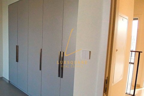 3 bedrooms Villa in EMAAR South, UAE No. 220211 16