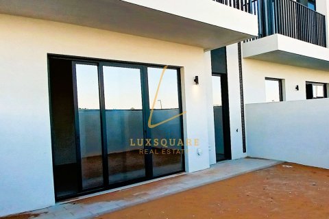3 bedrooms Villa in EMAAR South, UAE No. 220211 6