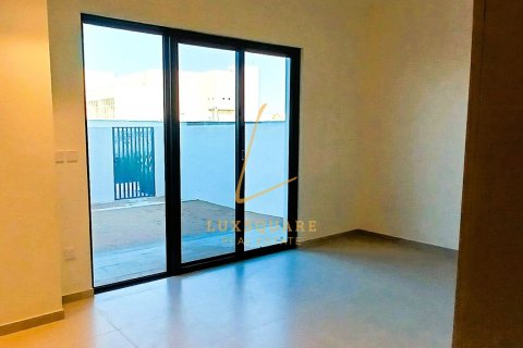 3 bedrooms Villa in EMAAR South, UAE No. 220211 7