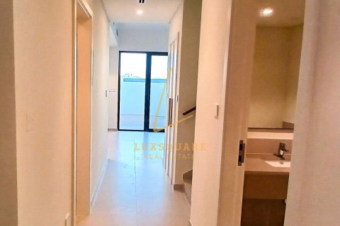 3 bedrooms Villa in EMAAR South, UAE No. 220211 10