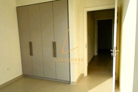 3 bedrooms Villa in EMAAR South, UAE No. 220211 14