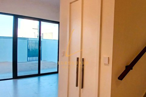 3 bedrooms Villa in EMAAR South, UAE No. 220211 11