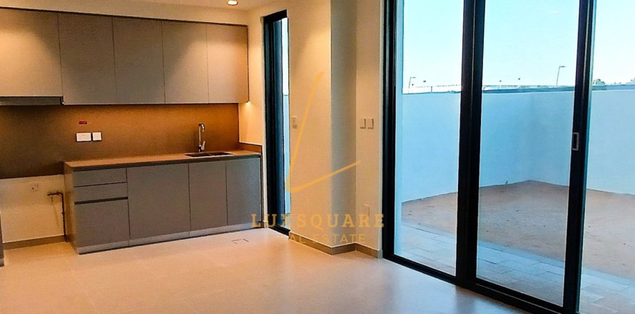 3 bedrooms Villa in EMAAR South, UAE No. 220211
