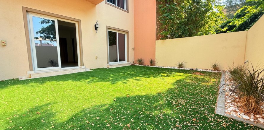 Villa de 3 chambres à Villanova, UAE No. 167758
