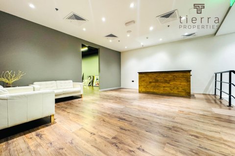 Commercial property de 696.8m² en Al Quoz, UAE No. 38860 4