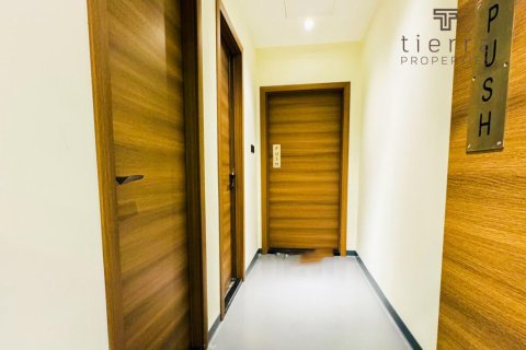 Commercial property de 696.8m² en Al Quoz, UAE No. 38860 18