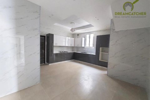 Villa de 5 chambres à Al Yasmeen, UAE No. 22826 3