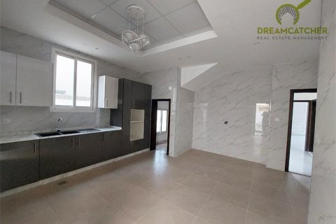 Villa de 5 chambres à Al Yasmeen, UAE No. 22826 13