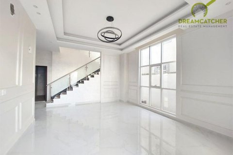 Villa de 5 chambres à Al Yasmeen, UAE No. 22826 4