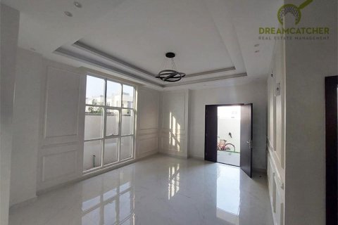 Villa de 5 chambres à Al Yasmeen, UAE No. 22826 11