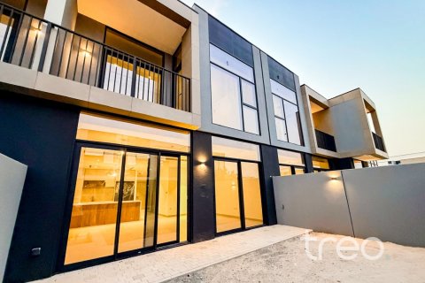 3 bedrooms Townhouse in Mudon, UAE No. 220838 3