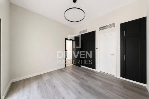 4 bedrooms Villa in Al Barsha 1, UAE No. 212856 8