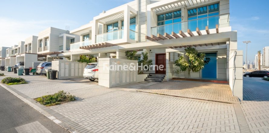 Villa de 4 chambres à Al Furjan, UAE No. 156376