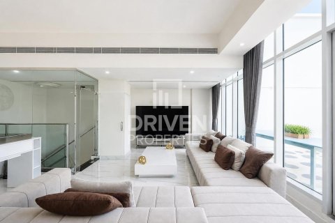Apartment de 3 dormitorios en District 15, UAE No. 223252 9