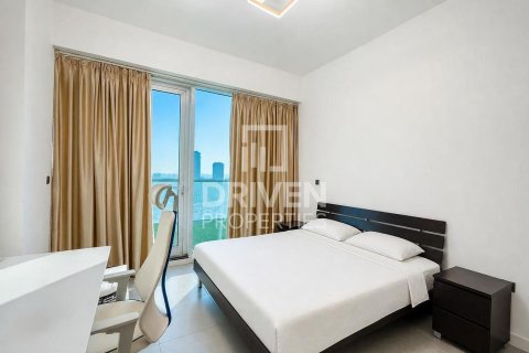 Apartment de 3 dormitorios en District 15, UAE No. 223252 13