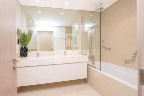 Apartment de 3 dormitorios en Opera District, UAE No. 221525 11