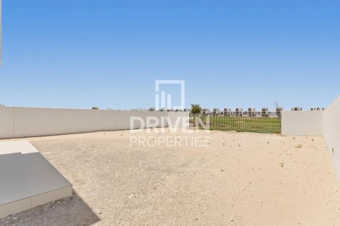 4 bedrooms Villa in EMAAR South, UAE No. 212478 24