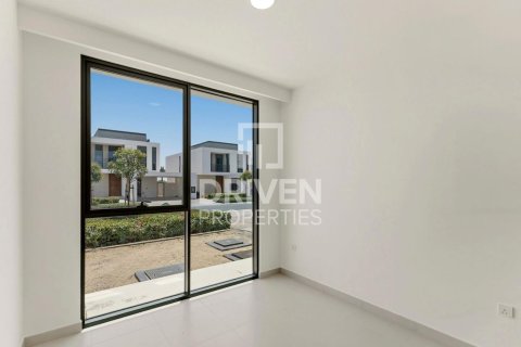 4 bedrooms Villa in EMAAR South, UAE No. 212478 6