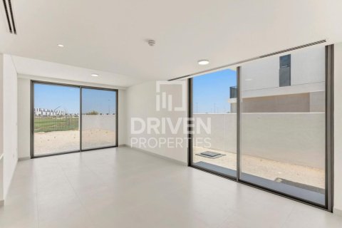 4 bedrooms Villa in EMAAR South, UAE No. 212478 4