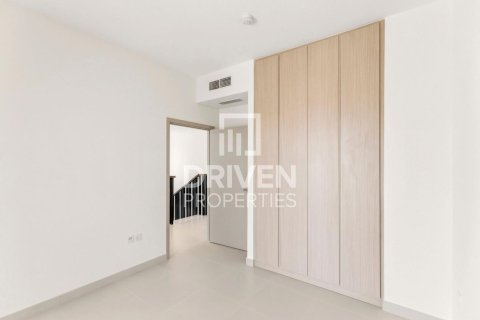 4 bedrooms Villa in EMAAR South, UAE No. 212478 10