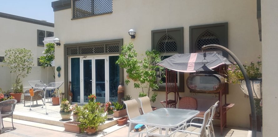 5 bedrooms Villa in Regional, UAE No. 1014