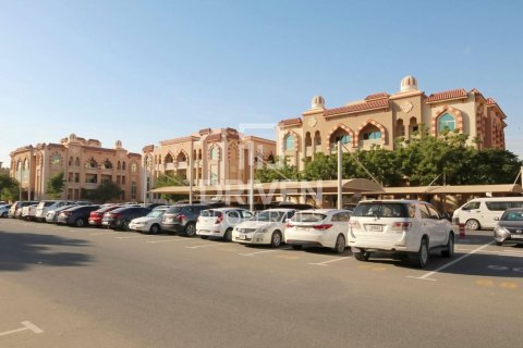 1005.68m² Building in Dubai Investment Park, UAE No. 218372 9
