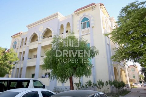 1005.68m² Building in Dubai Investment Park, UAE No. 218372 10