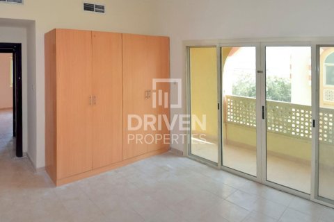 1005.68m² Building in Dubai Investment Park, UAE No. 218372 3