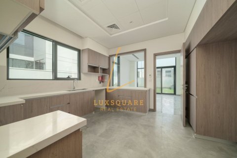 Villa de 4 dormitorios en Murooj Al Furjan, UAE No. 224340 10