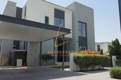 Villa de 4 dormitorios en Murooj Al Furjan, UAE No. 224340 3