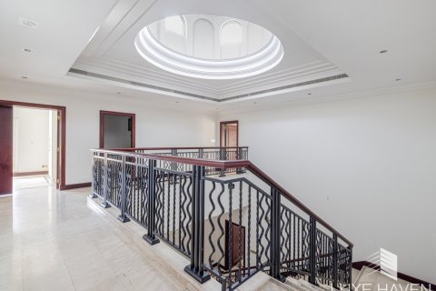 6 bedrooms Villa in Emirates Hills, UAE No. 14807 13