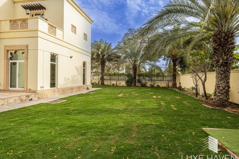 6 bedrooms Villa in Emirates Hills, UAE No. 14807 26