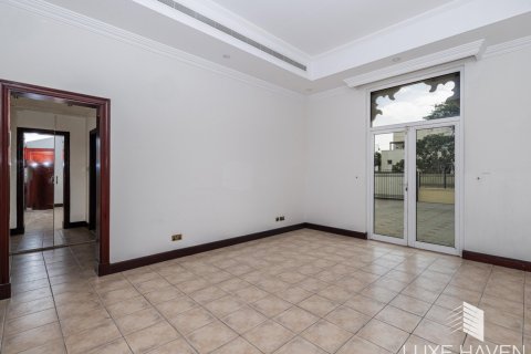 6 bedrooms Villa in Emirates Hills, UAE No. 14807 21
