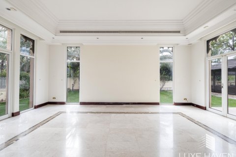6 bedrooms Villa in Emirates Hills, UAE No. 14807 5