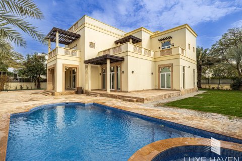 6 غرفة نوم فيلا في Emirates Hills, الإمارات العربية المتحدة رقم 14807