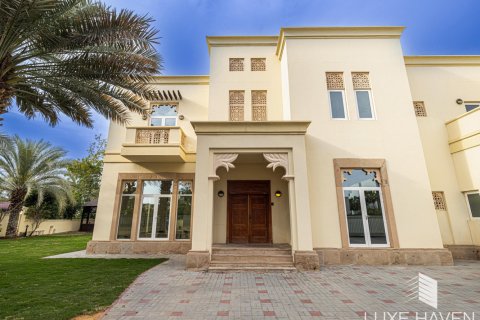 6 bedrooms Villa in Emirates Hills, UAE No. 14807 3