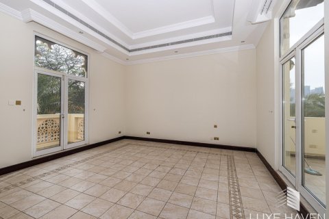 6 bedrooms Villa in Emirates Hills, UAE No. 14807 19