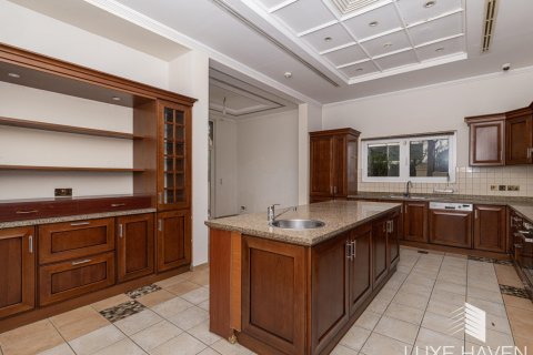 6 bedrooms Villa in Emirates Hills, UAE No. 14807 7