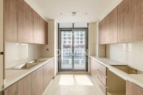 Bâtiment de 13311.89m² à District 11, UAE No. 211282 22