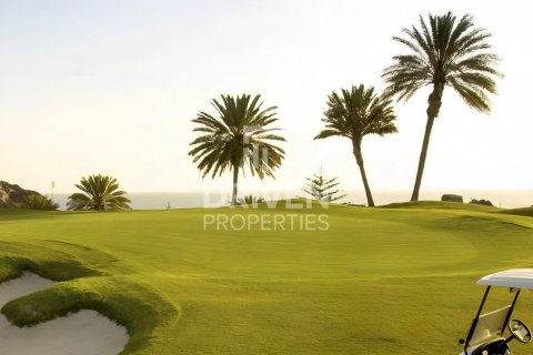 Villa de 4 chambres à EMAAR South, UAE No. 211554 5