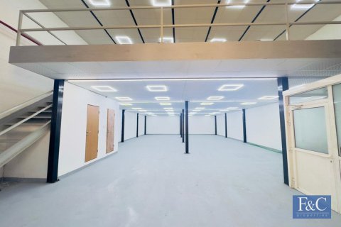 548m² Warehouse in Al Quoz Industrial Area, UAE No. 153827