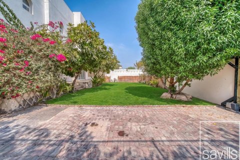 Villa de 4 dormitorios en Umm Suqeim, UAE No. 220452 12