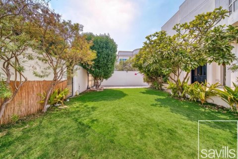 Villa de 4 dormitorios en Umm Suqeim, UAE No. 220452 11