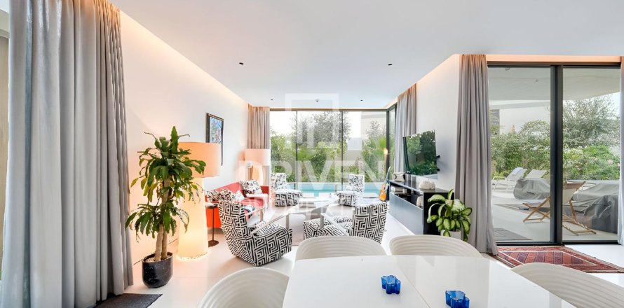 Villa de 5 dormitorios en Harmony, UAE No. 214876