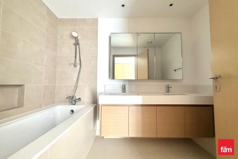 2 bedrooms Apartment in Dubai, UAE No. 157121 3