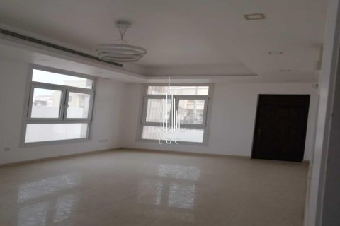 Вилла с 8 спальнями в Mohamed Bin Zayed City, ОАЭ №24825 3