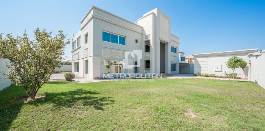 Villa de 6 dormitorios en Al Barsha, UAE No. 129461