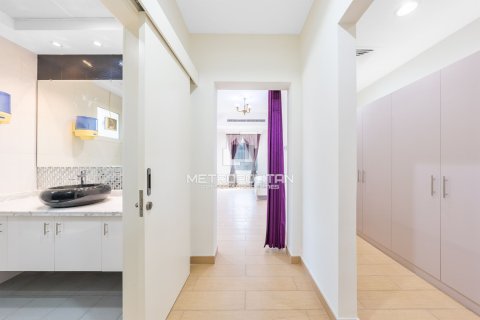 Villa de 6 dormitorios en Al Barsha, UAE No. 129461 25