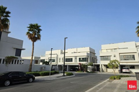 3 bedrooms Villa in Dubai, UAE No. 216003 4