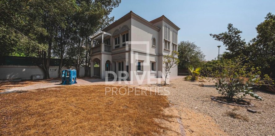 Вилла с 2 спальнями в Jumeirah Village Triangle, ОАЭ №218552
